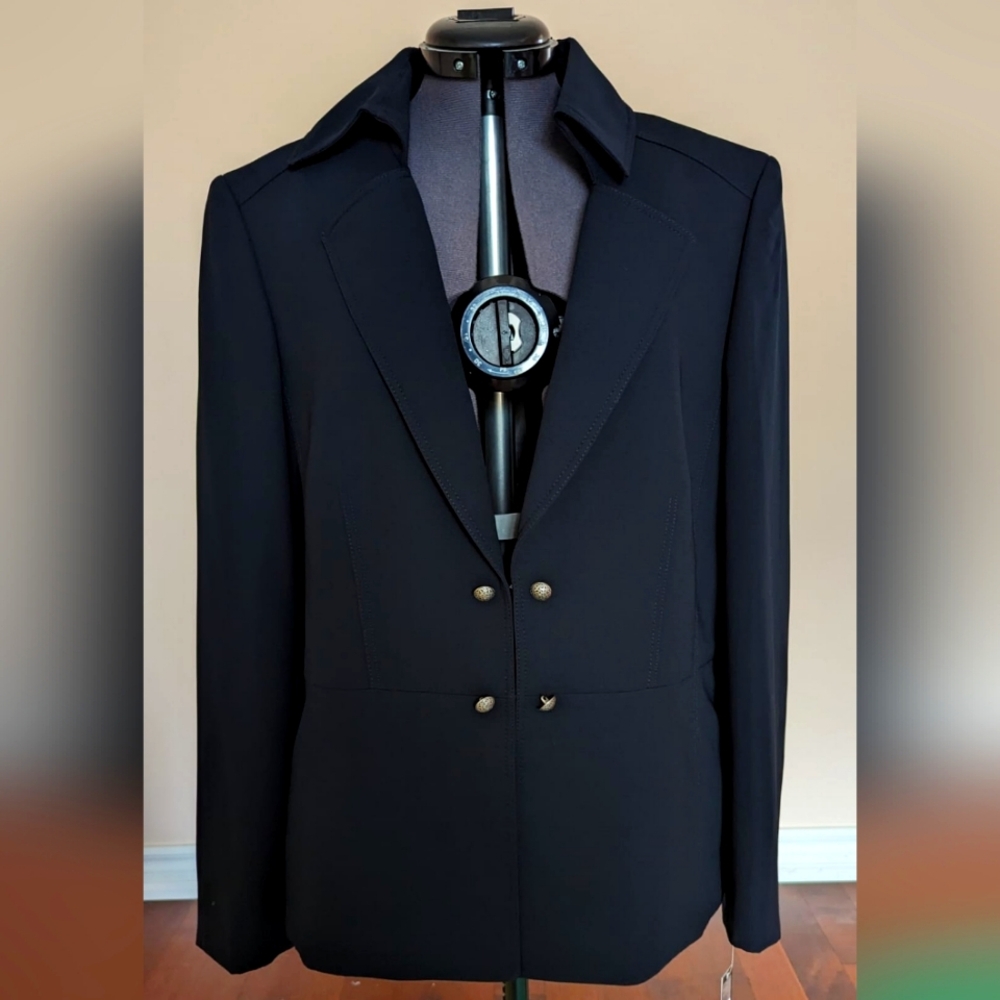 Tahari sz 14 navy suit
